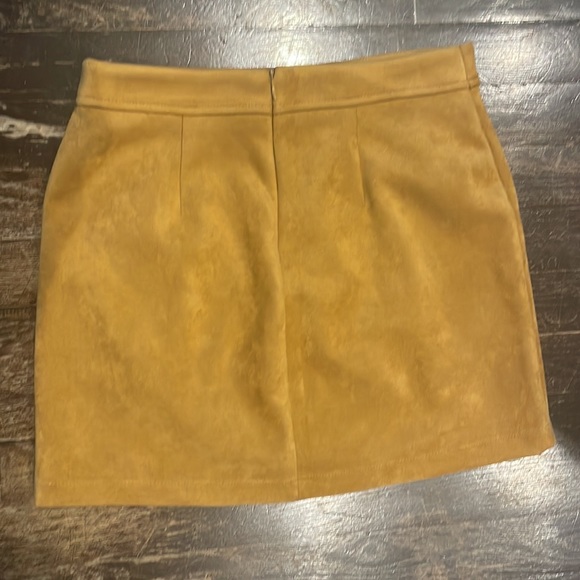 forever 21 | dark mustard skirt - Picture 2 of 3